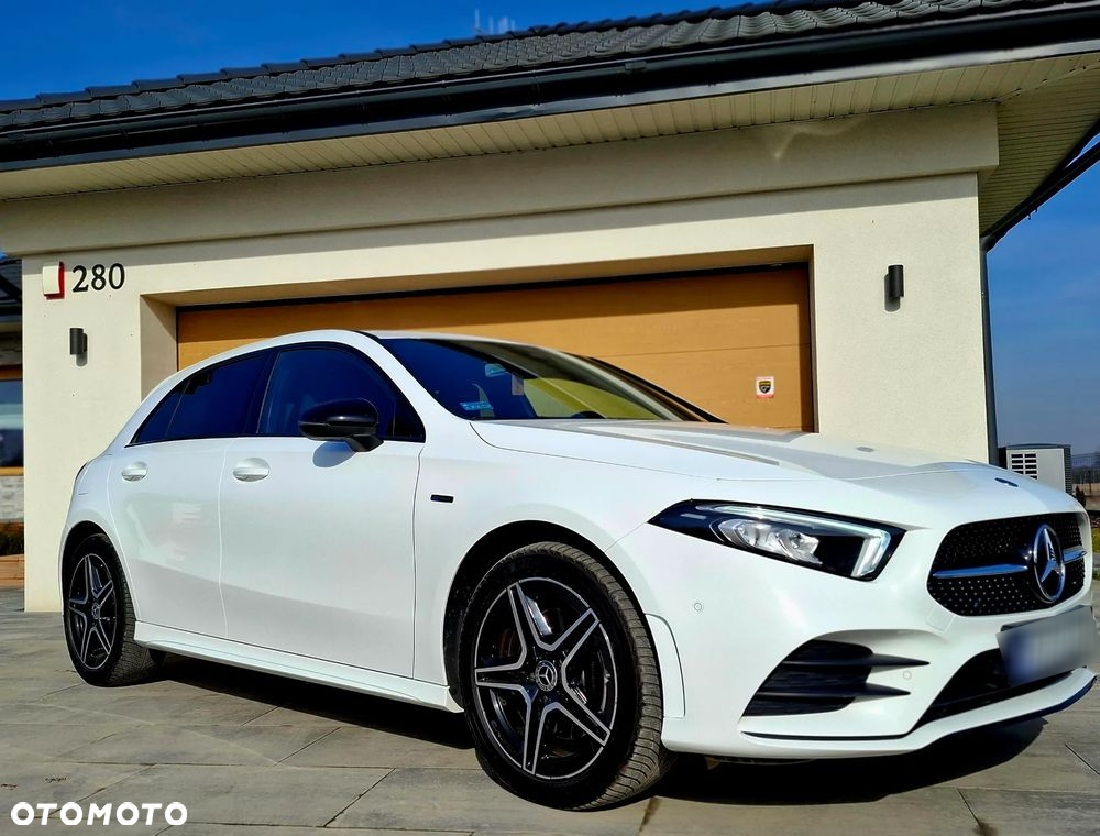 Mercedes-Benz Klasa A 250 E AMG Line 8G-DCT - 3