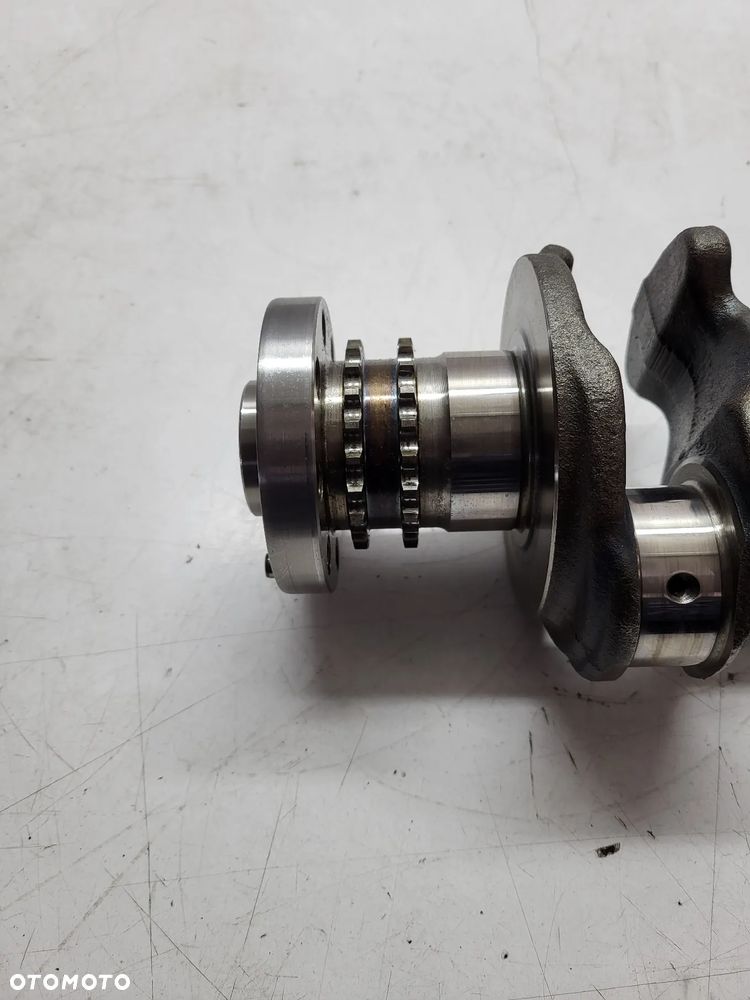 BMW E81 E87 E90 E60 F10 N47 N47D20C WAŁ KORBOWY 6738513 - 2