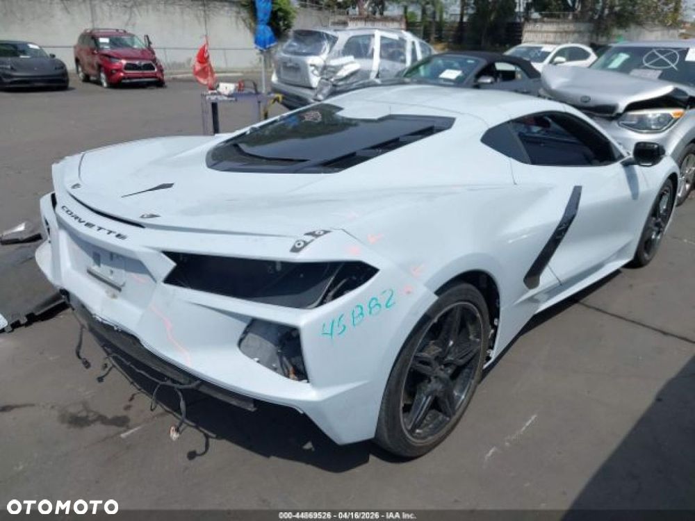 Chevrolet Corvette - 4