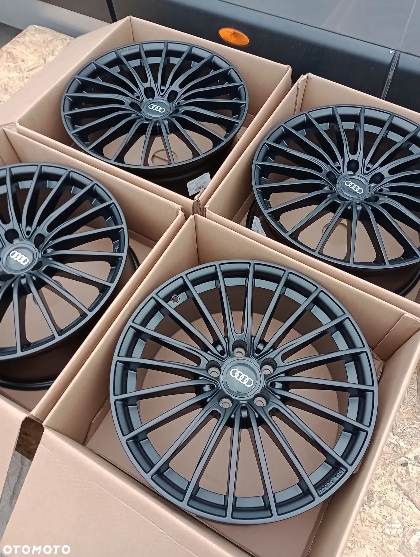 FELGI ALUMINIOWE NOWE 5x112 R18 8J ET45 AUDI A3 A4 A5 A6 A8 Q2 Q3 - 1