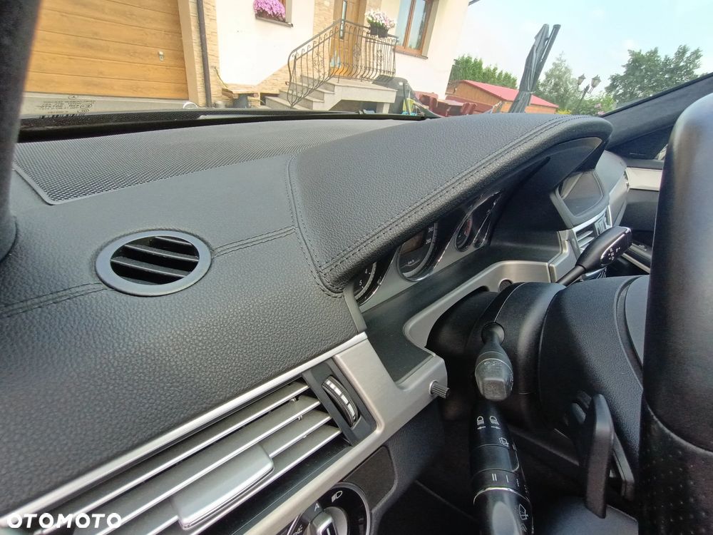 Mercedes-Benz Klasa E 300 CDI DPF BlueEFFICIENCY 7G-TRONIC Avantgarde - 26