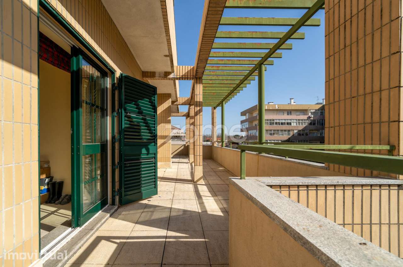 Apartamento T5 Praça de Goa + Terraço com Vista 360º + 2 Garagens - Grande imagem: 3/35
