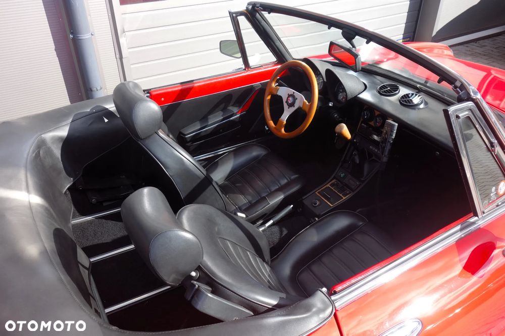 Alfa Romeo Spider - 8