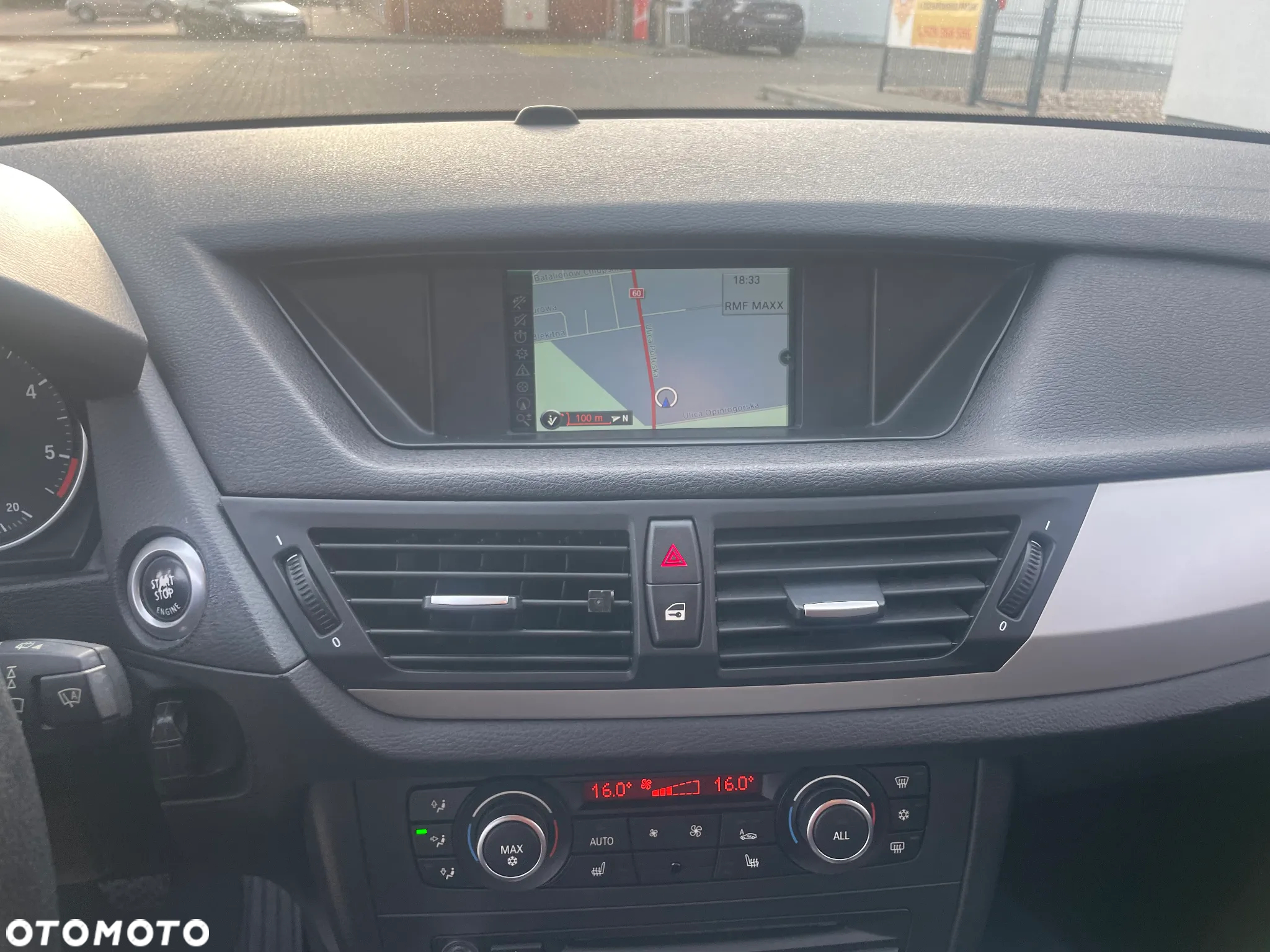 BMW X1 sDrive18d - 14