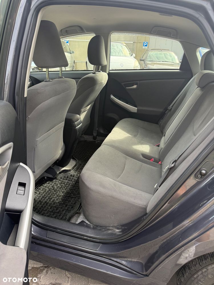Toyota Prius 1.8 HSD Sol - 13