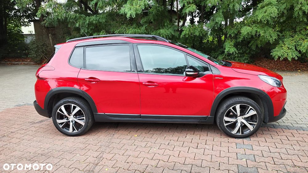 Peugeot 2008 1.2 PureTech GT Line S&S - 11