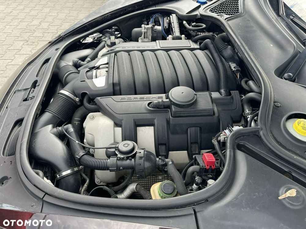 Porsche Panamera GTS PDK - 22