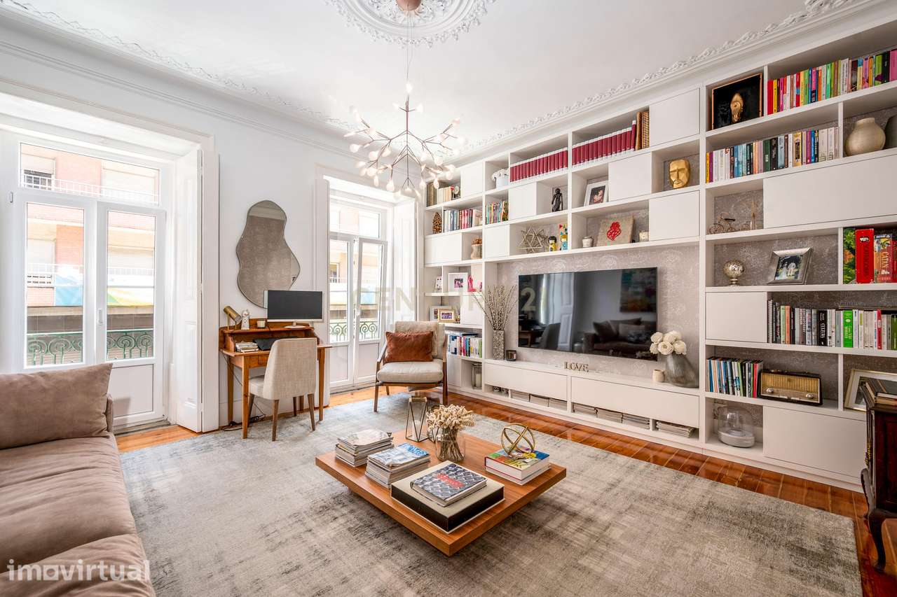 Elegância e conforto em Alcântara | T2+2 com suíte, closet e 2 casas - Grande imagem: 3/20