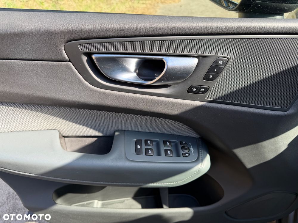 Volvo XC 60 B4 D Geartronic RDesign - 14