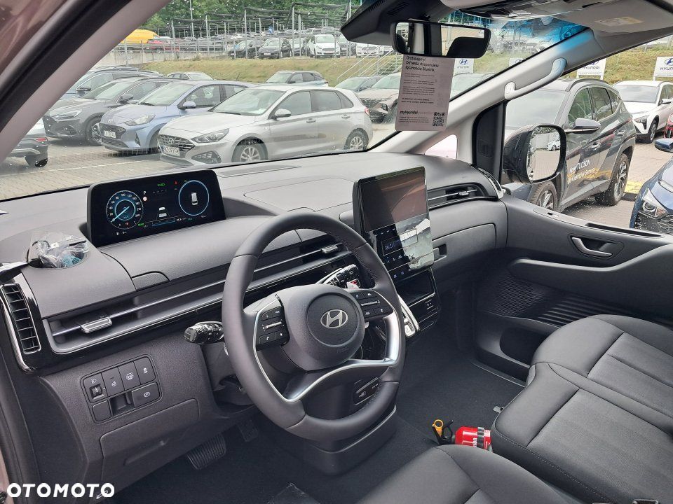 Hyundai Staria - 6