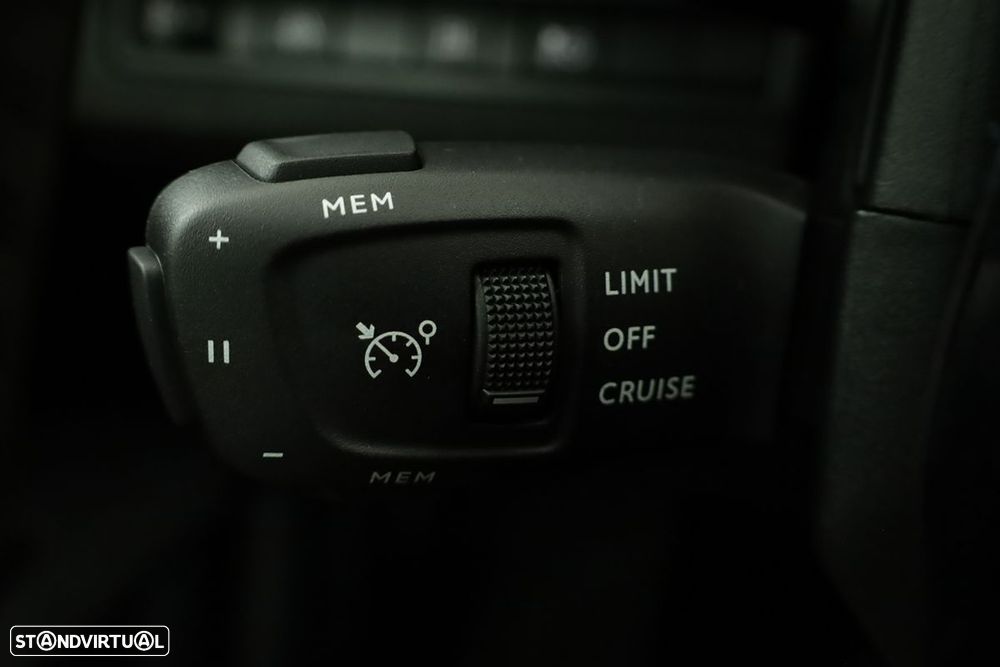 Peugeot 3008 1.6 Hybrid Allure e-EAT8 - 17