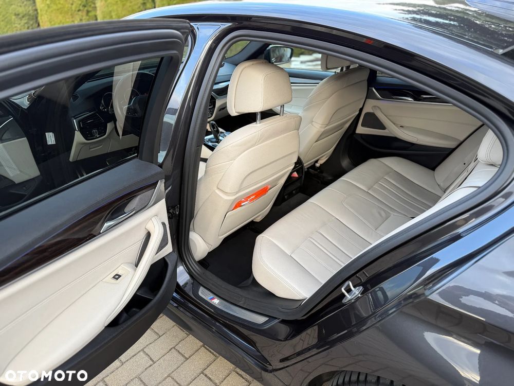 BMW Seria 5 520d xDrive M Sport sport - 13