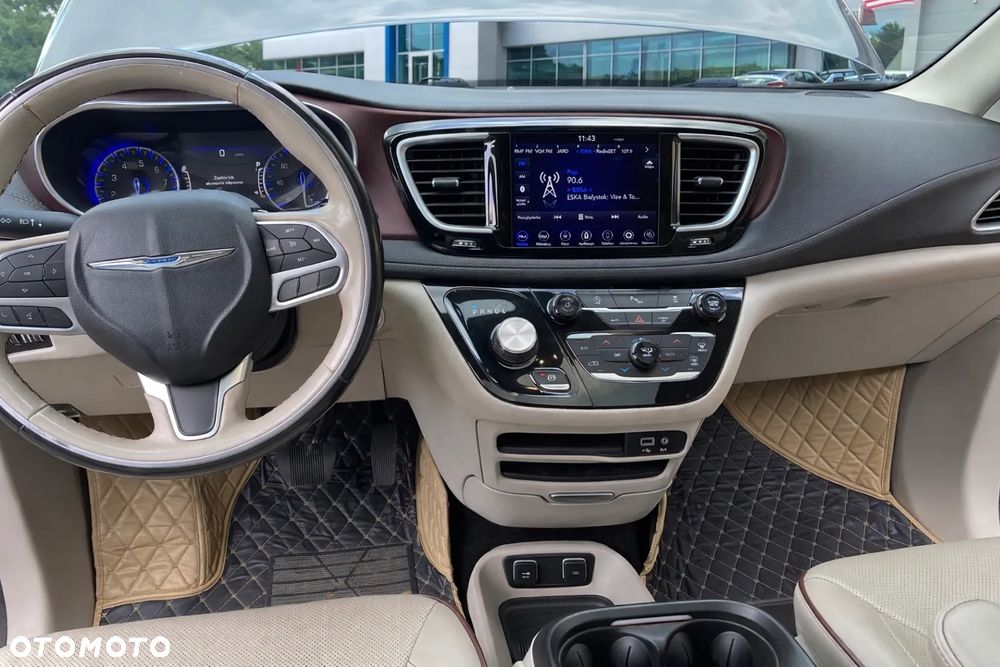 Chrysler Pacifica - 7