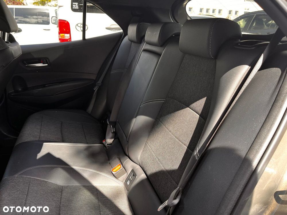 Toyota Corolla 1.8 Hybrid Comfort - 31