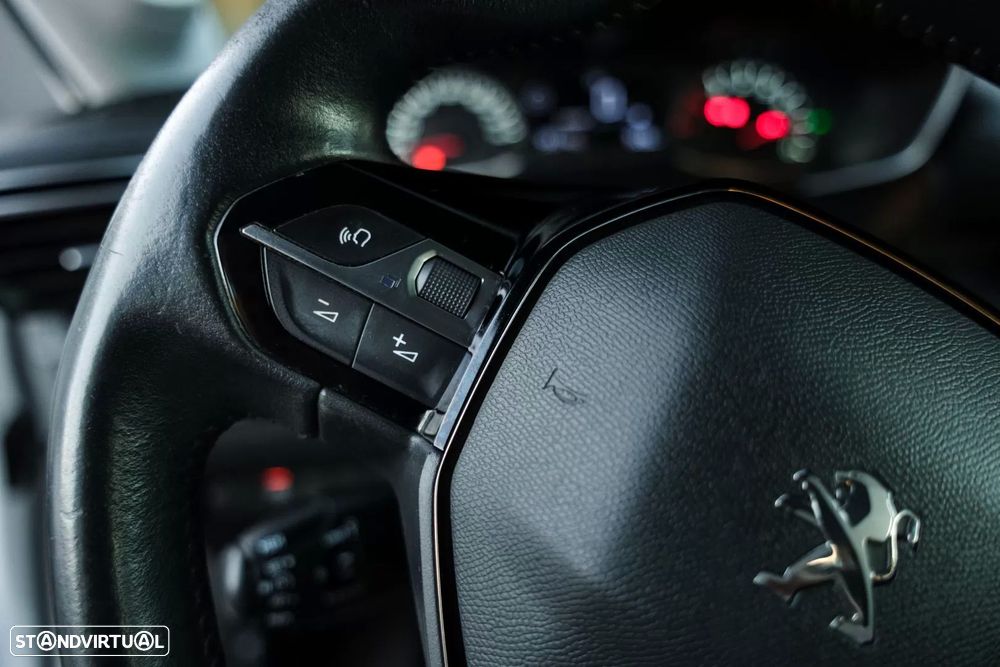 Peugeot 208 1.5 BlueHDi Allure - 23