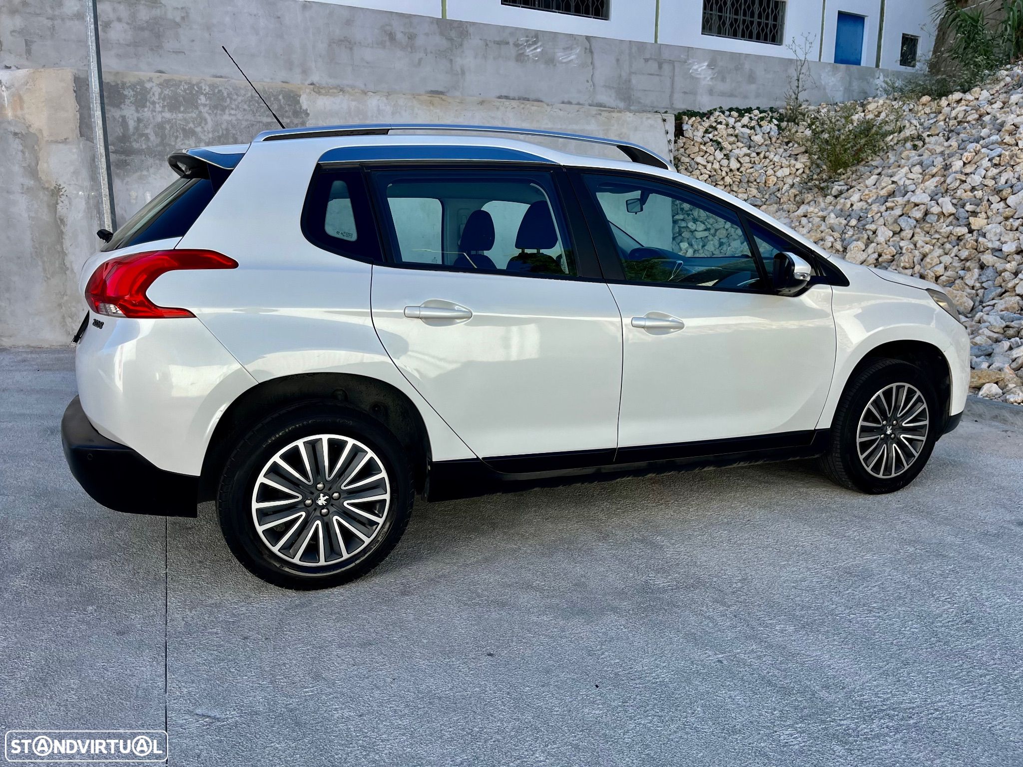 Peugeot 2008 1.2 PureTech Active - 47