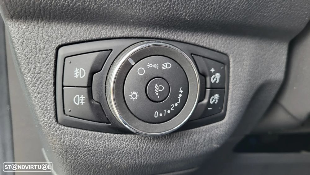 Ford Transit Courier - 11