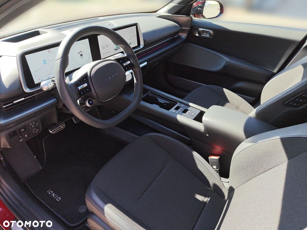 Hyundai IONIQ 6 77kWh Black Edition - 13