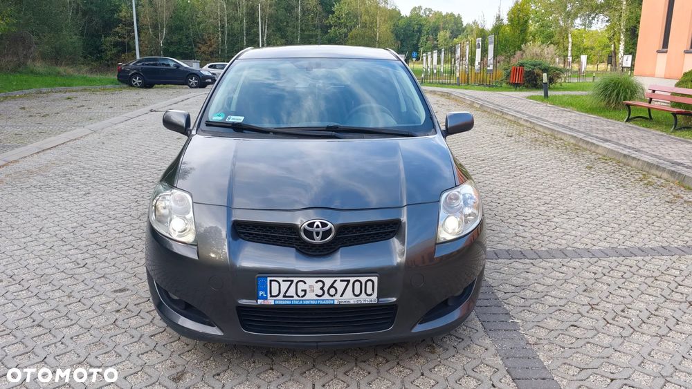 Toyota Auris 2008 photo 2
