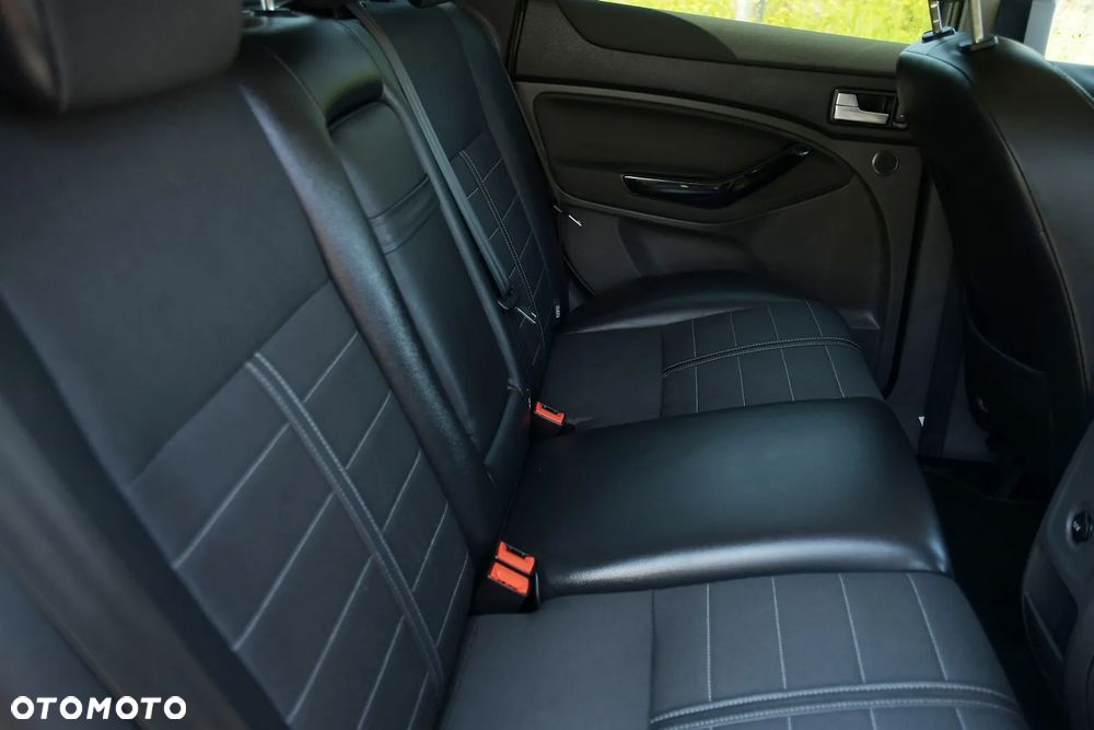 Ford Kuga 2.0 TDCi 4x4 Titanium - 25