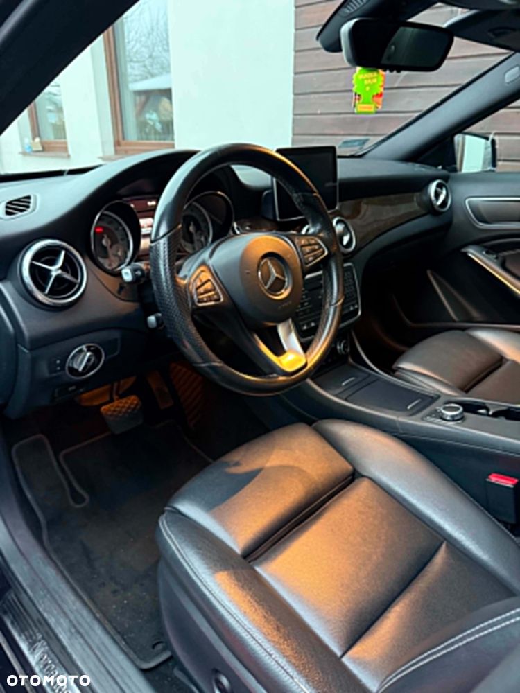 Mercedes-Benz GLA 250 4Matic 7G-DCT - 6