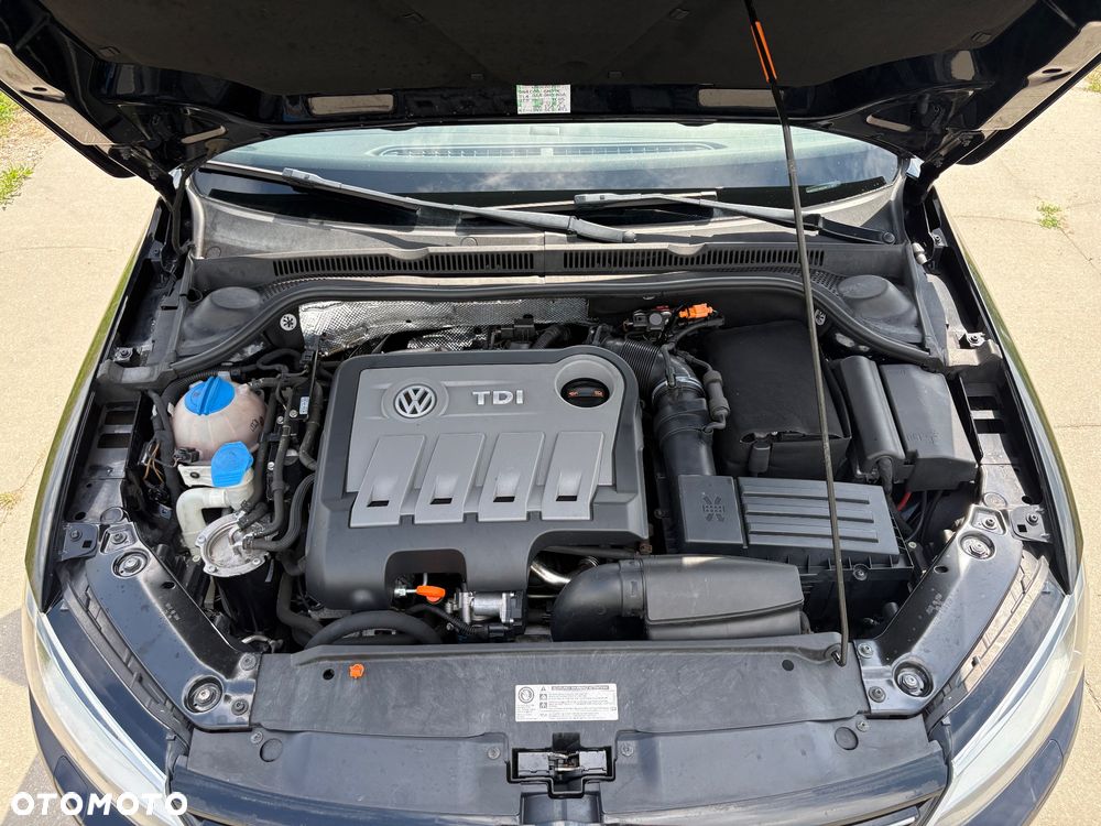 Volkswagen Jetta 2.0 TDI DSG Match - 25