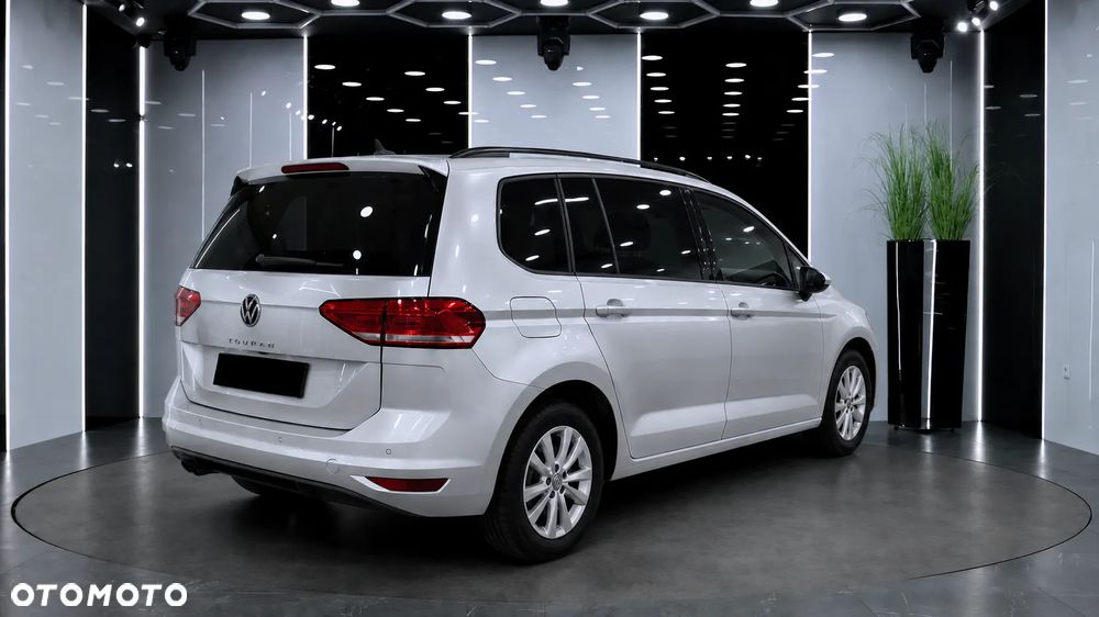 Volkswagen Touran 2.0 TDI BMT Comfortline DSG - 5