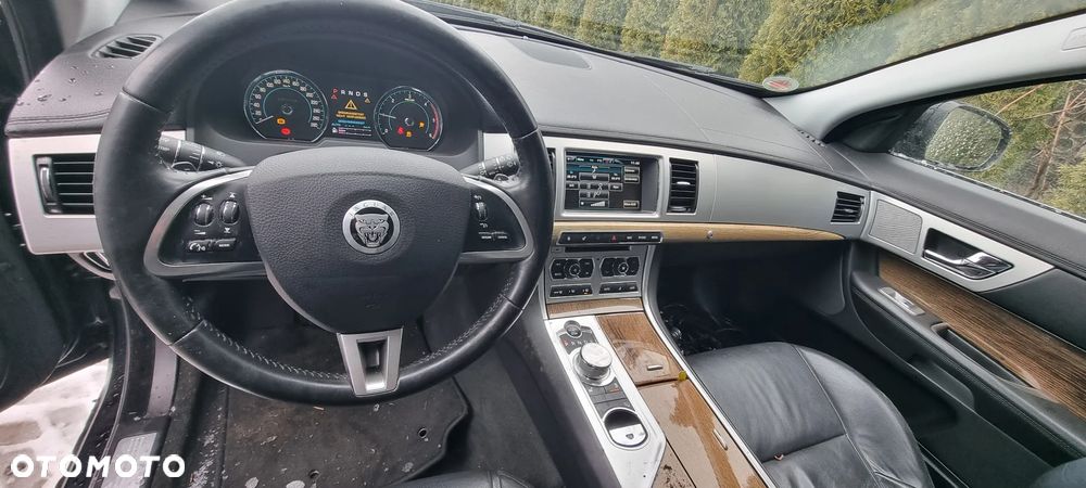 Jaguar XF 2.2 D Luxury - 5