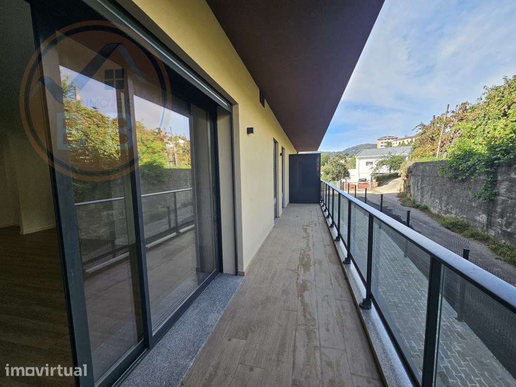 Apartamento T2 com Grande Varanda e lugar de Garagem - Varanda da V...