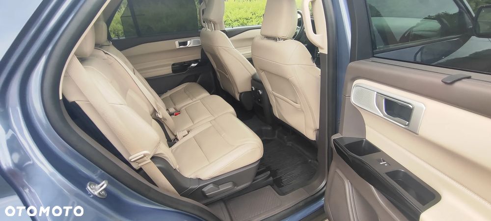 Ford Explorer - 21