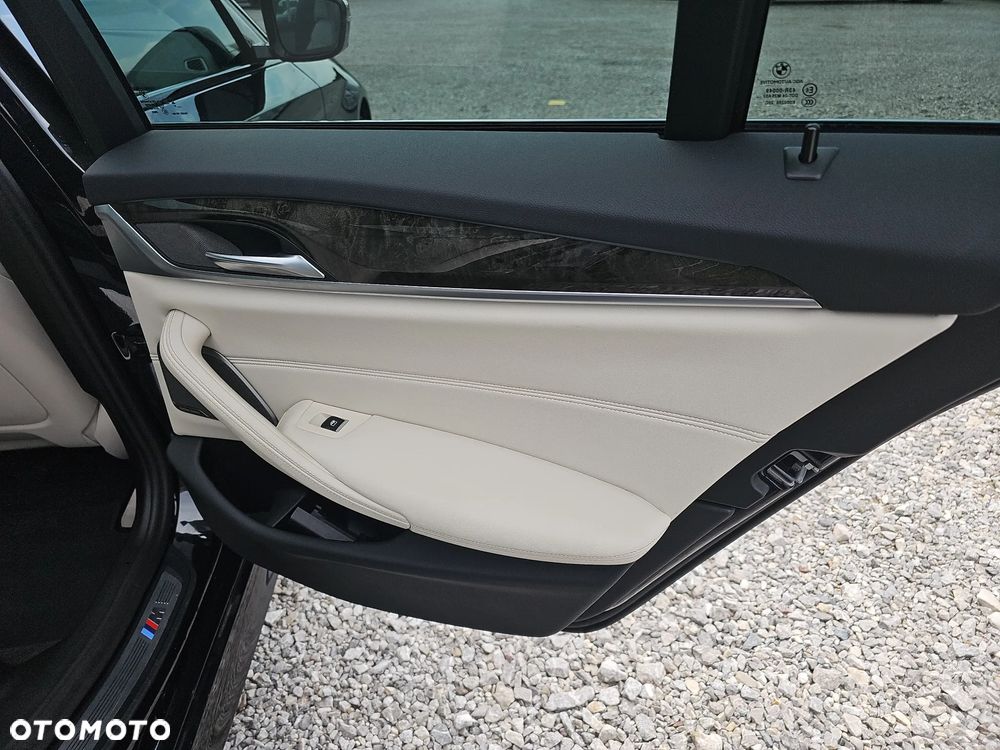 BMW Seria 5 - 23