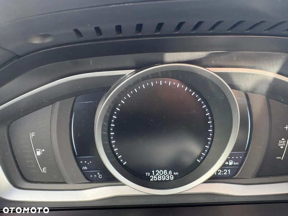Volvo XC 60 D3 Drive-E Ocean Race - 10