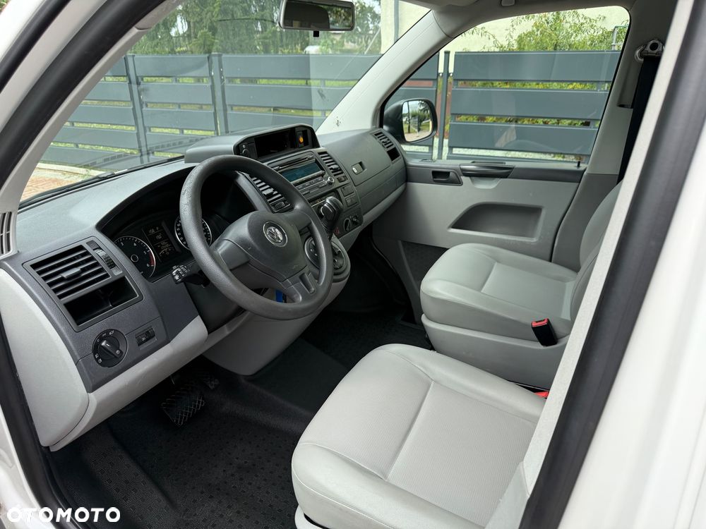 Volkswagen Transporter - 11