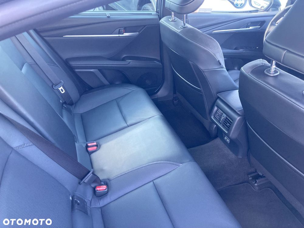 Toyota Camry - 10
