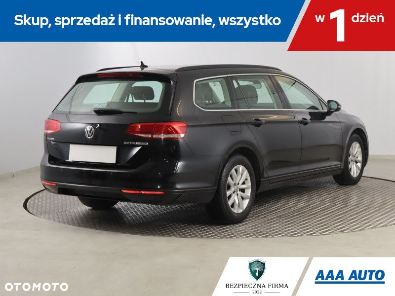Volkswagen Passat - 6