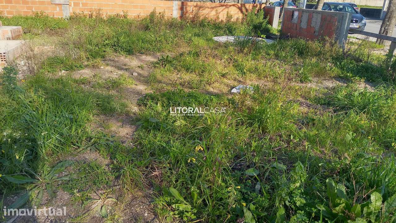 Moradia T3+1 geminada em Santa Joana - Grande imagem: 3/5