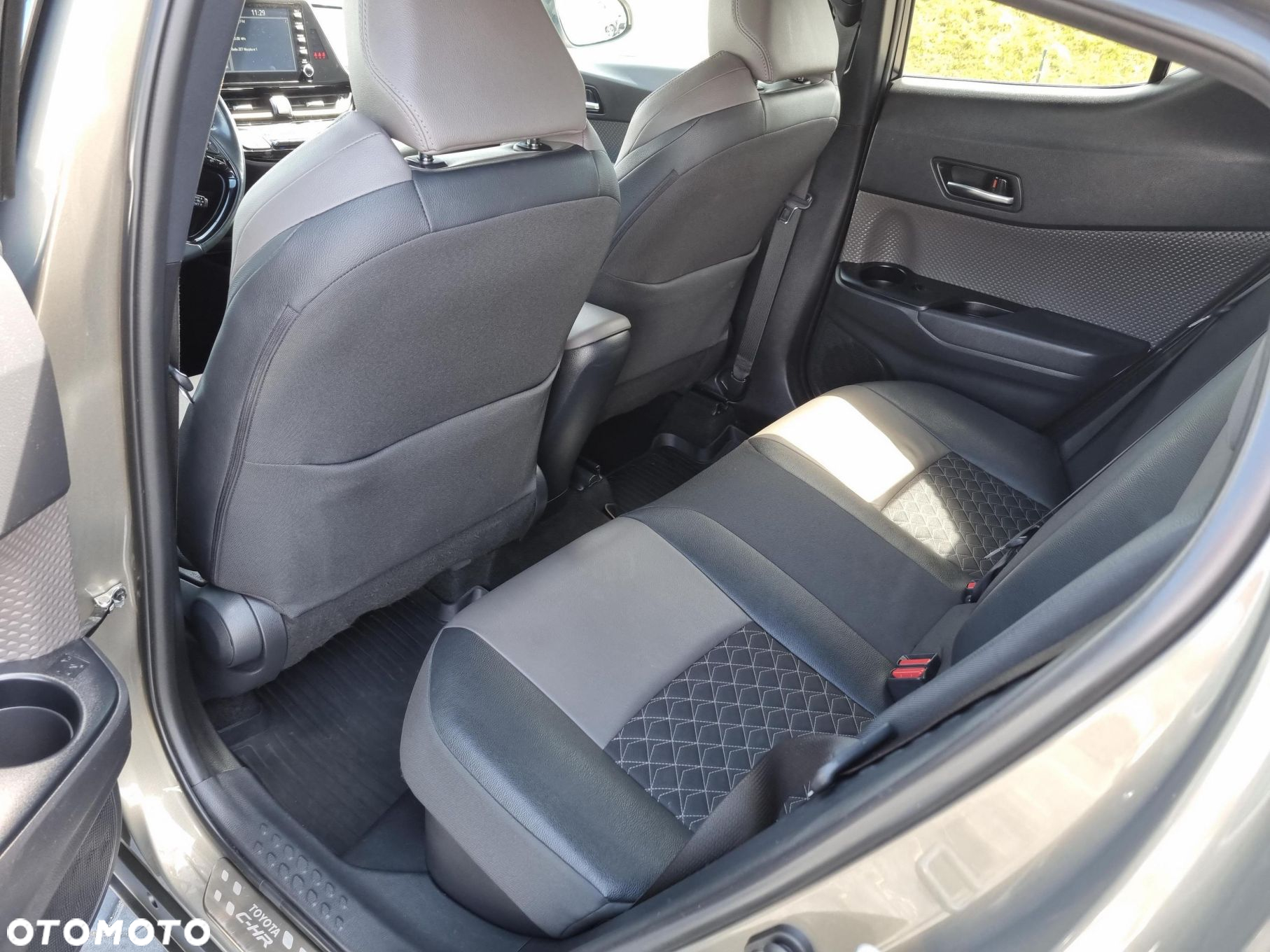 Toyota C-HR - 13