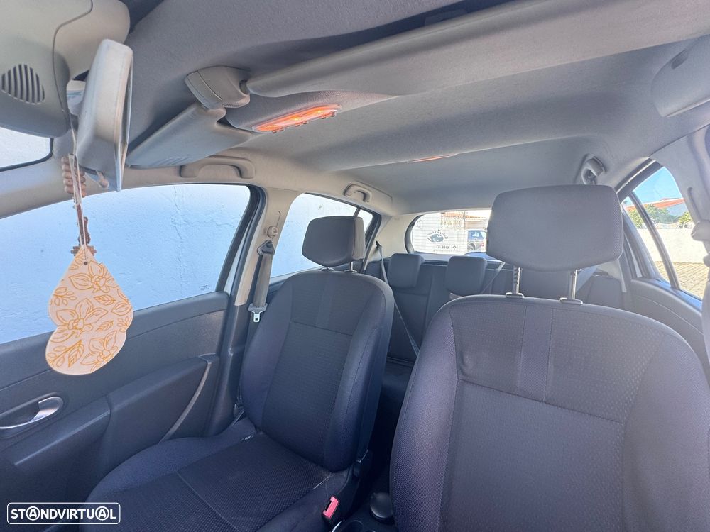 Renault Clio 1.4 16V Dynamique Luxe - 5