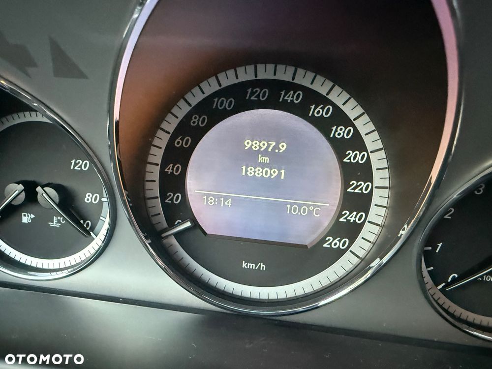 Mercedes-Benz Klasa C 180 Kompressor BlueEFFICIENCY Avantgarde - 13