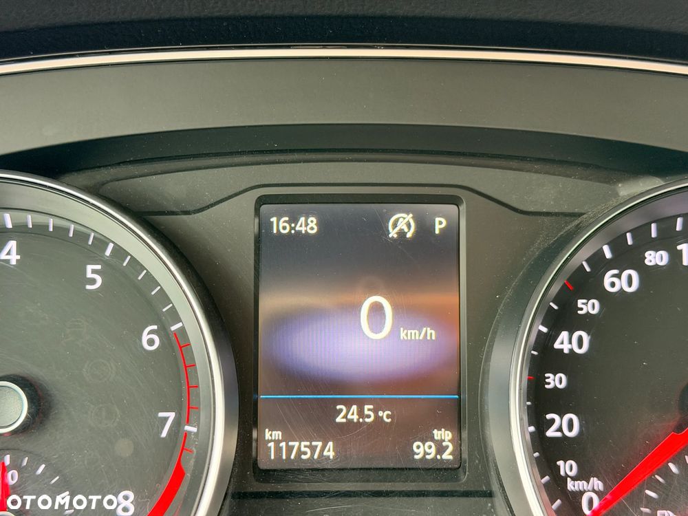 Volkswagen Passat - 22