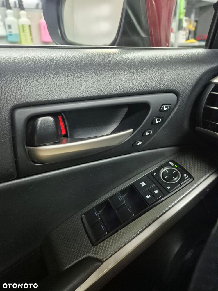 Lexus IS 300h F Sport EU6 - 16