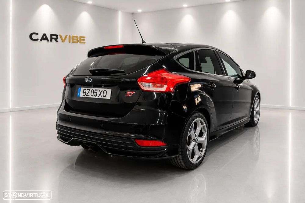 Ford Focus 2.0 EcoBoost ST c/ Pack Pele Desportiva - 3