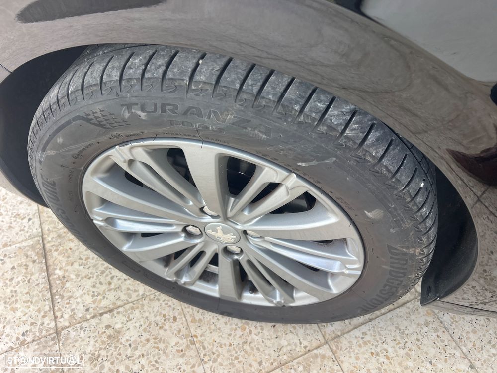 Peugeot 208 1.2 PureTech Style - 15