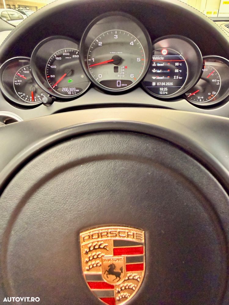 Porsche Cayenne - 17