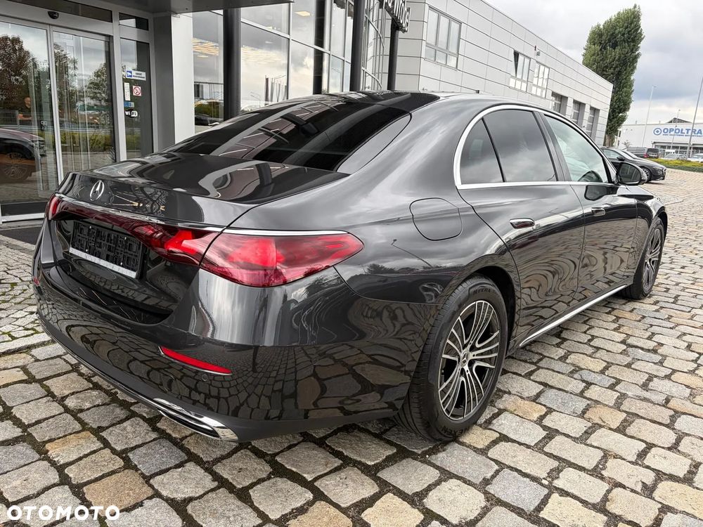 Mercedes-Benz Klasa E 220 d mHEV 4-Matic Exclusive 9G-Tronic - 4