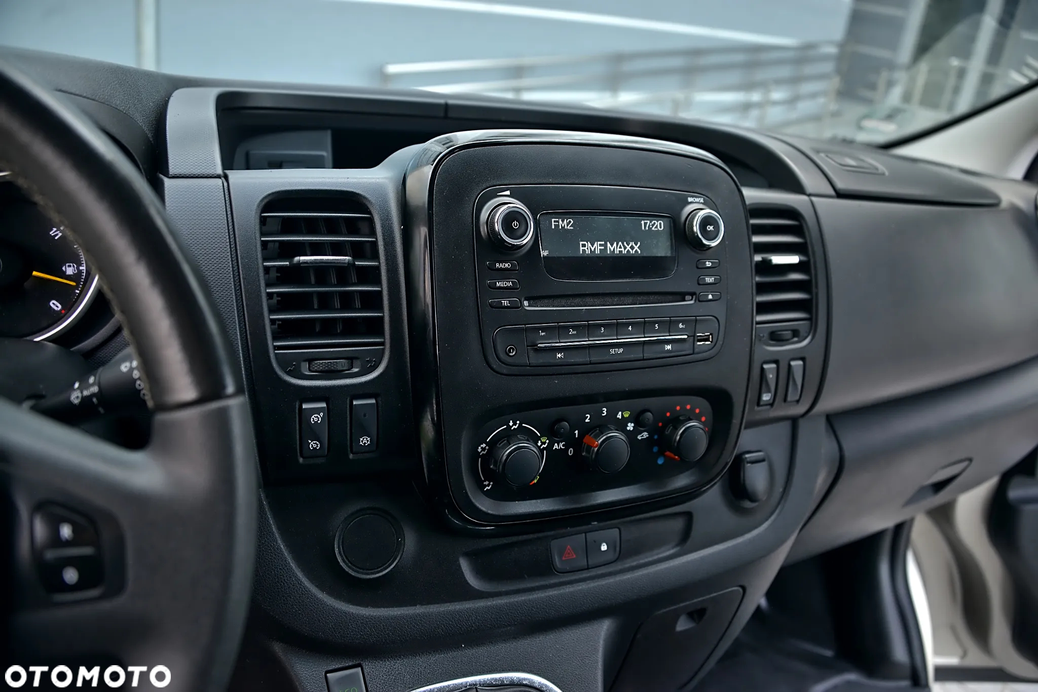 Opel Vivaro - 27