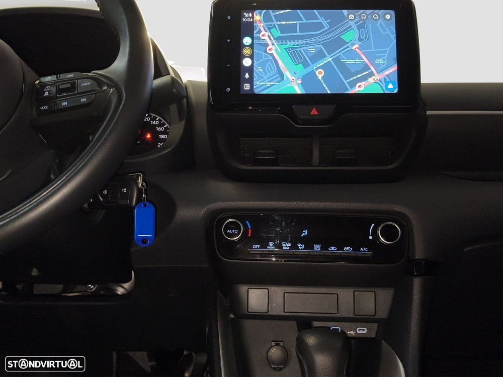 Toyota Yaris 1.5 HDF Comfort Plus - 11