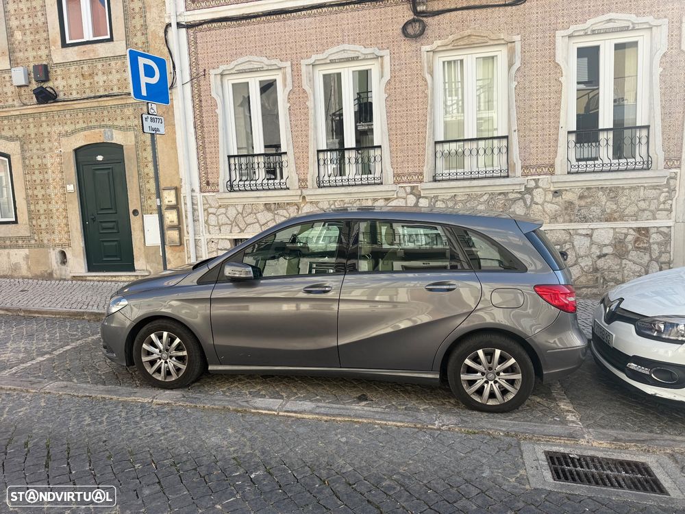 Mercedes-Benz B 200