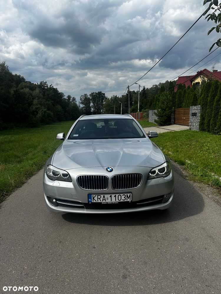 BMW Seria 5 525d xDrive - 12