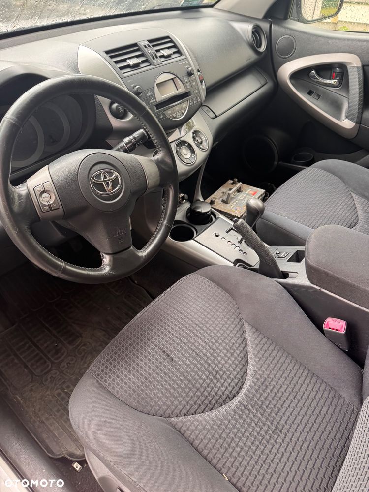Toyota RAV4 2.0 VVT-i Premium - 6